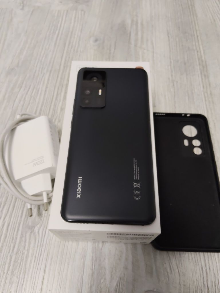 Vind Xiaomi 12t 8/128 GB  stare foarte buna