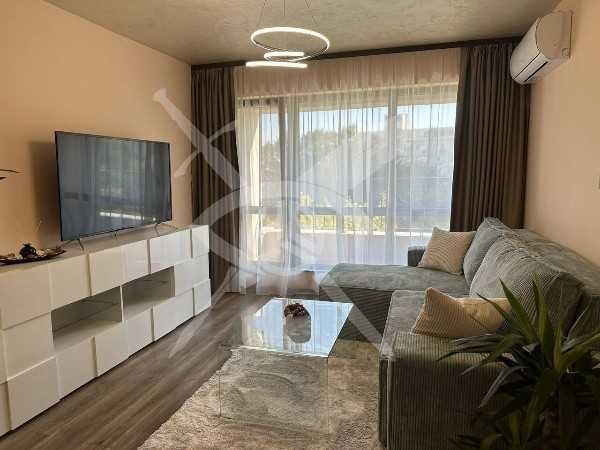 Продава се Двустаен апартамент в Пловдив, Младежки Хълм - 63 кв.м за 2445 €/кв.м - Снимка #2