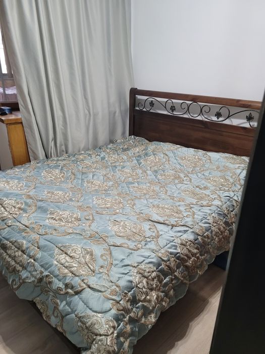 Продам шкаф  и кровать Франция    из красного дуба