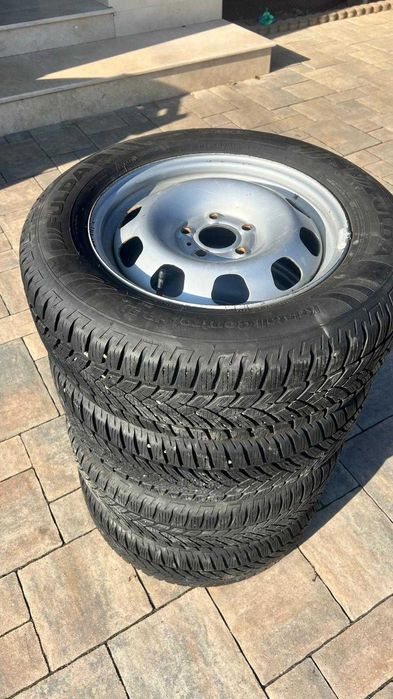 4 roti de iarna 215 65 16 pt. Dacia Duster/Nissan Qashqai