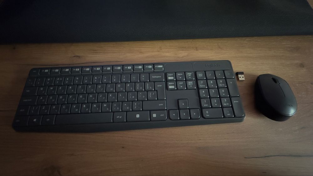 Клавиатура и мышь Logitech MK235