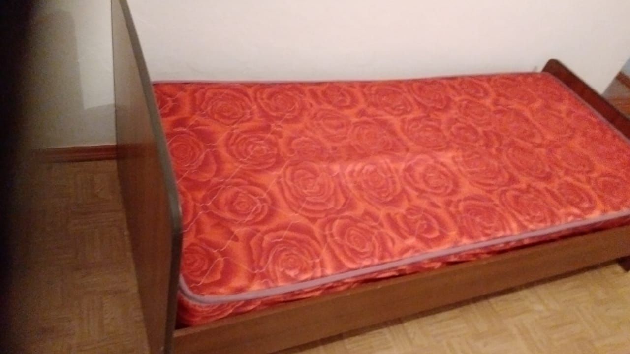 Срочно!!!Кровать с матрасом 12000