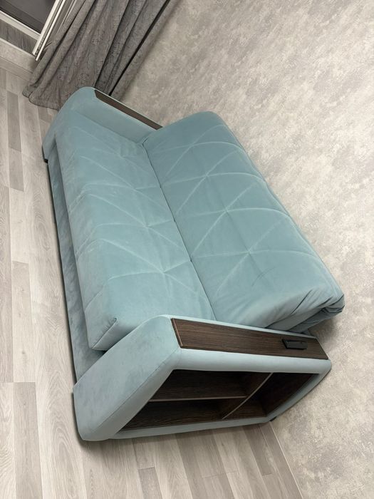 Диван почти новый