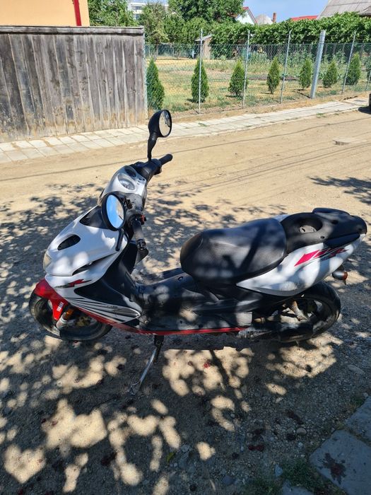 Vand scuter Yamaha Aerox