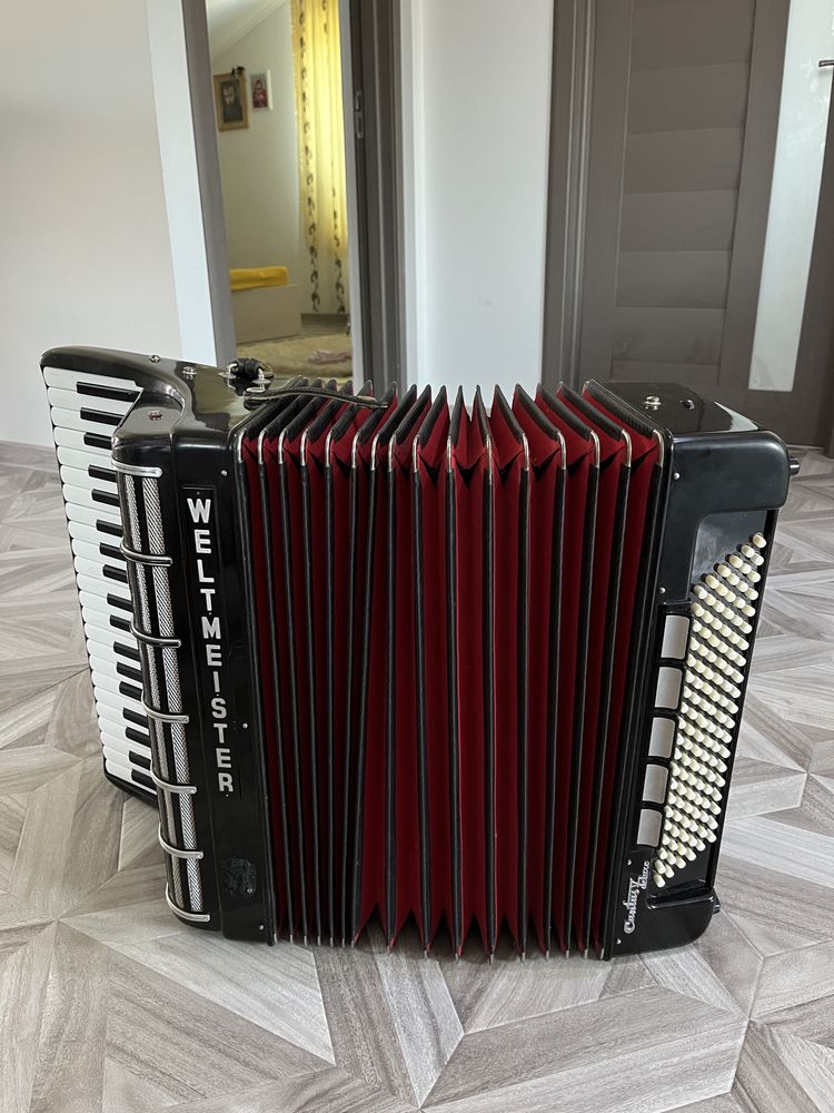 Vând Acordeon Weltmeister Cantus delux 5