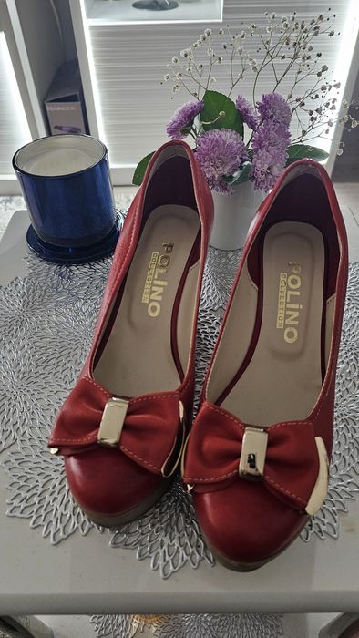 Vând pantofi piele noi marime 39