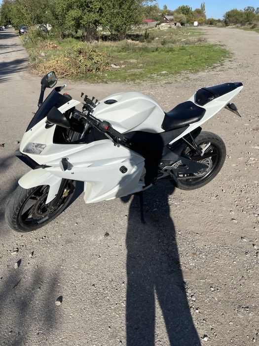 Yamaha YZF R125 2012