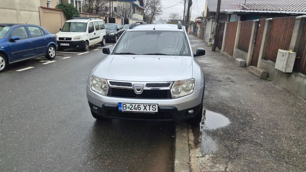 Dacia Duster Primul proprietar luata de noua de la Daperom Pitesti  in august 2010
