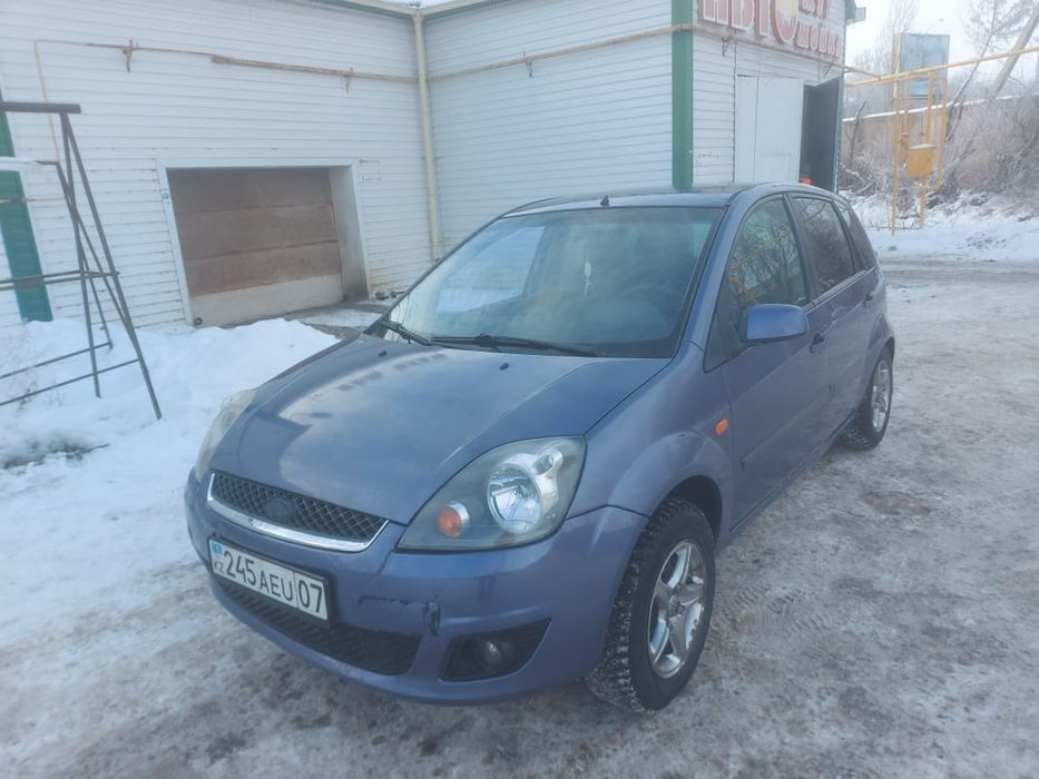 Продам машину Ford Fiesta