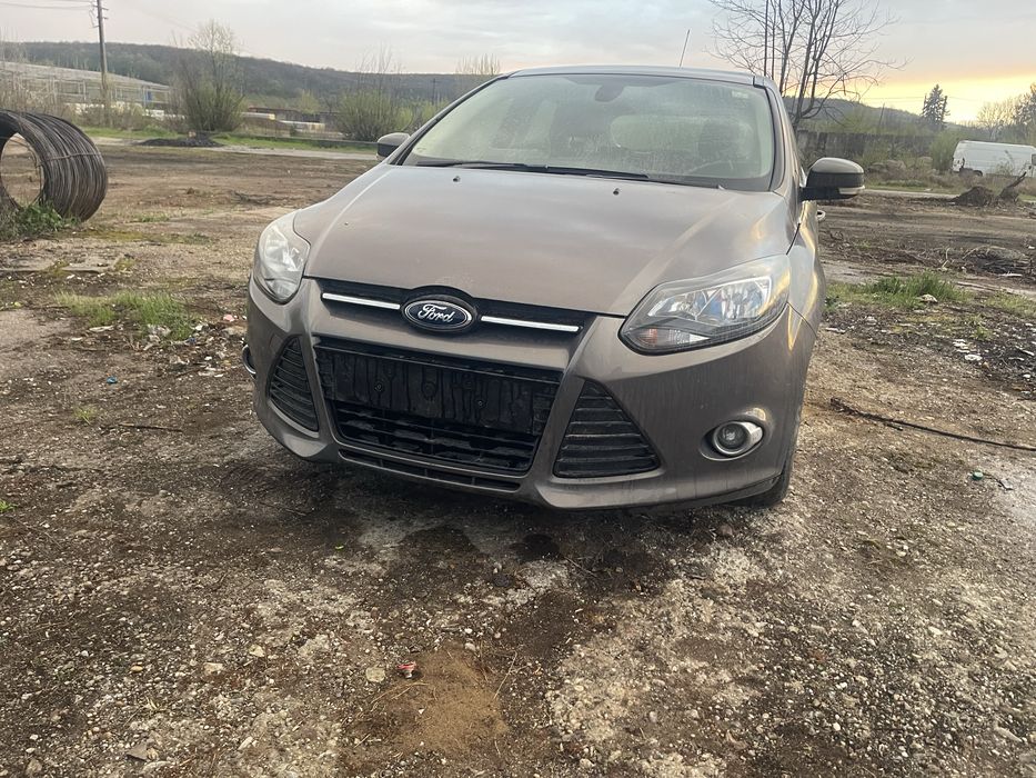 Bara fata impecabila Ford Focus Mk3 2010-2014/ 1000 Lei