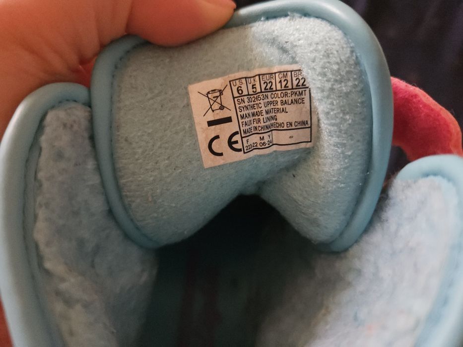 Ghete skechers fetite