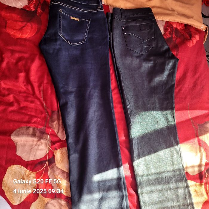 Vand doua perechi de blugi superbi. 50 lei bucata.