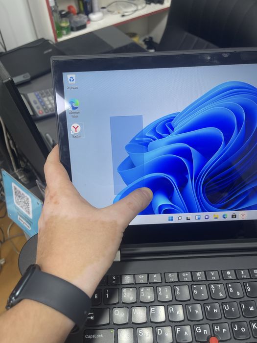 Ноутбук Lenovo  16/256