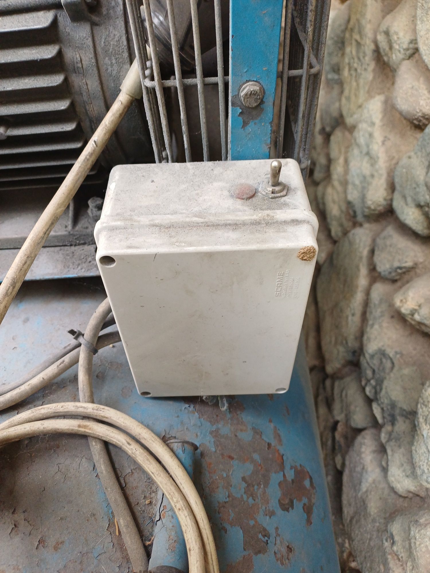 Трифазен компресор за въздух PARISE COMPRESSORI - 300л+