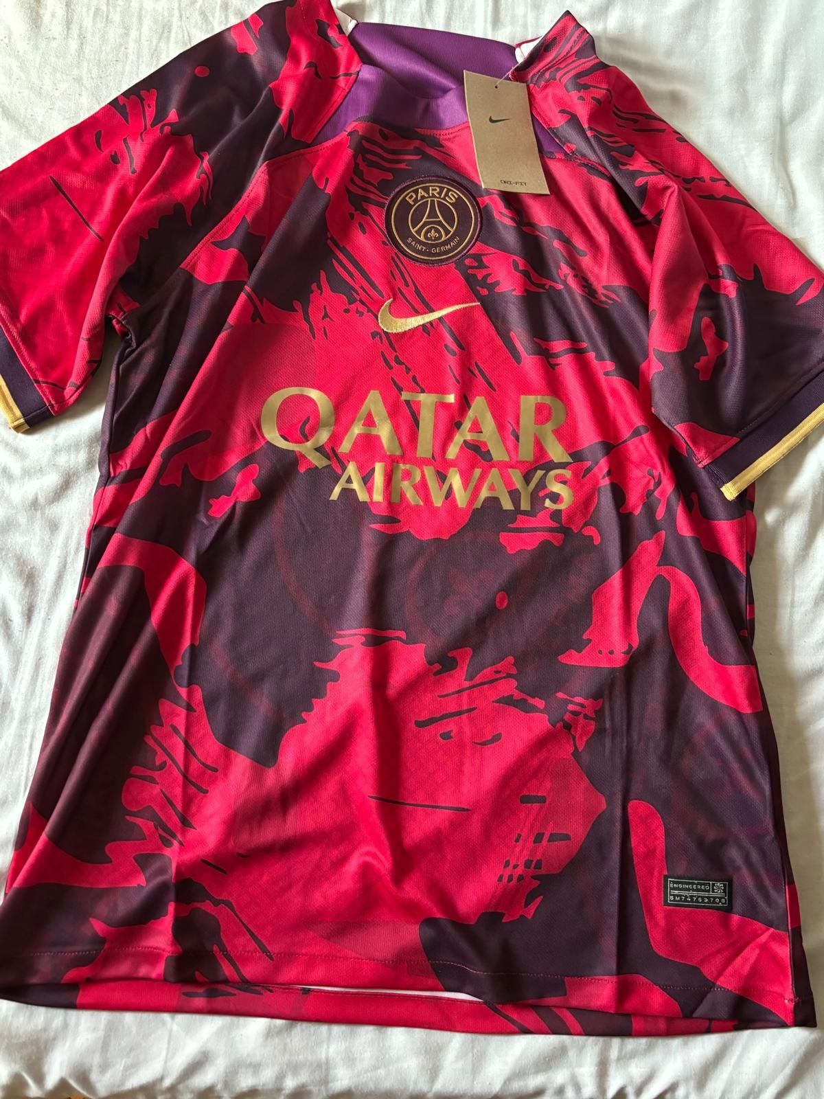 Tricou PSG cu eticheta