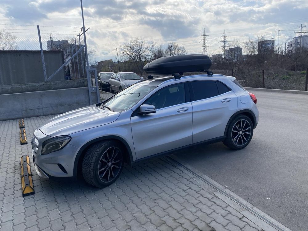 Автобокс багажник за покрив на автомобил