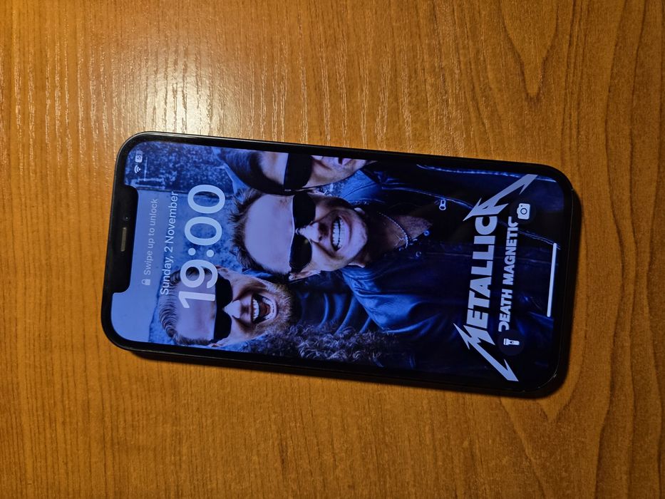 iPhone 12 64GB черен