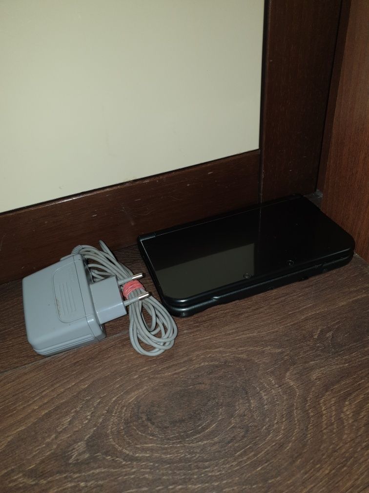 New Nintendo 3DS XL 64Gb Dual IPS cu alimentator și stylus pen