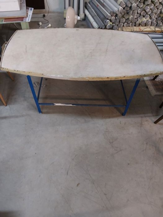 Желязна градинска маса