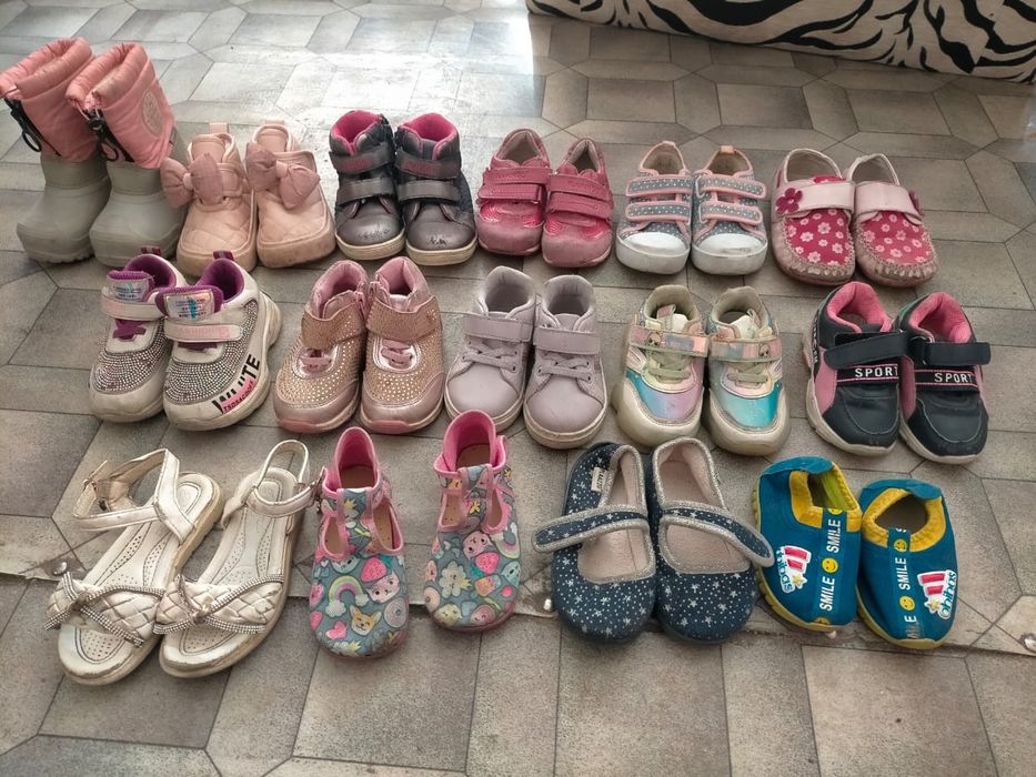 Отдам обувь на девочку