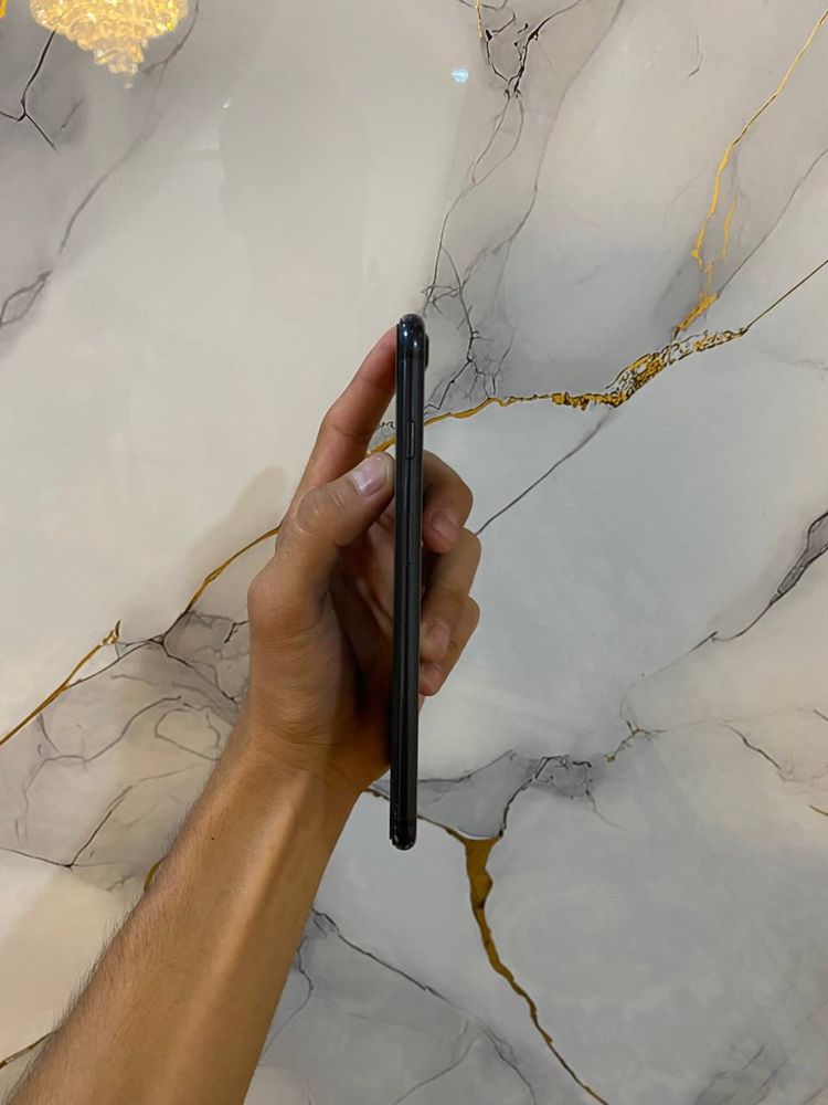 Iphone 7 Plus sotiladi
