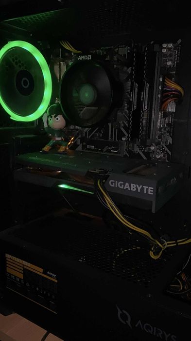 Vând PC gaming custom build cu monitor!