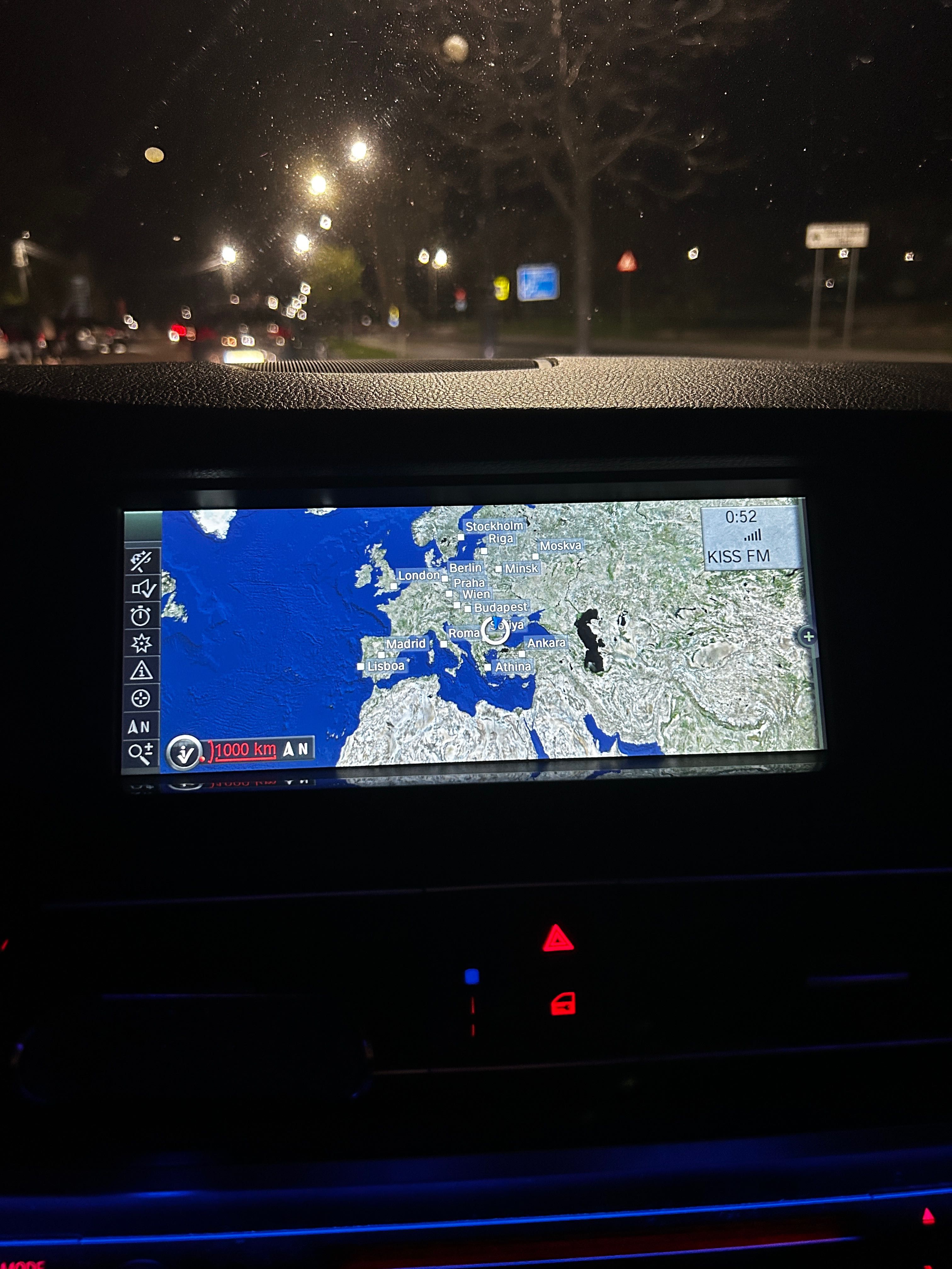 Vând navigate CIC mare F10 cu modul CARPLAY