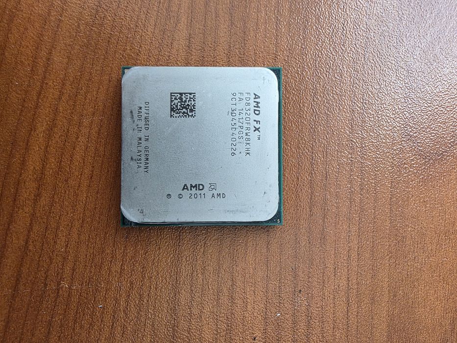 8 ядрен процесор FX 8320 сокет АМ3/АМ3+