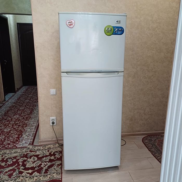 Продам двухкамерный 2 холодильник LG No-frost. Могу доставить