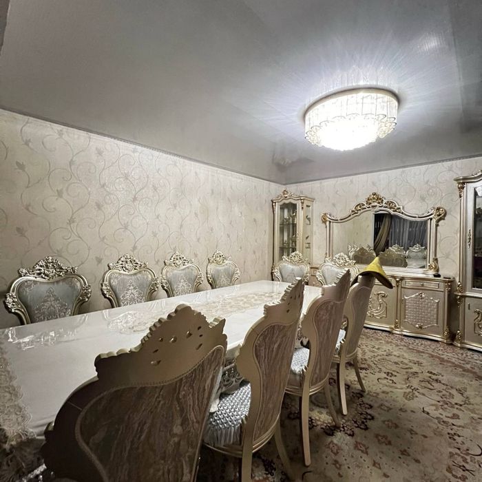 Продам квартиру мирзо улугбек район массив ялангач