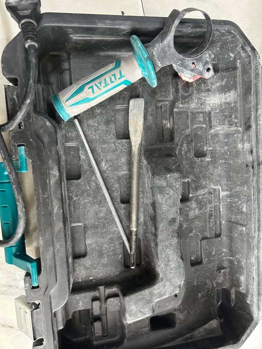 Перфоратор TOTAL TH308268-2  SDS+ 800 W  2.5 J