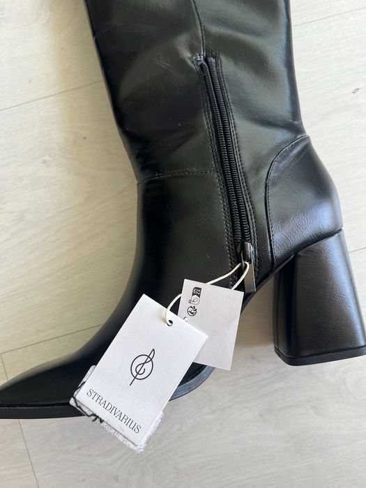 Намалени /Дамски високи ботуши Stradivarius