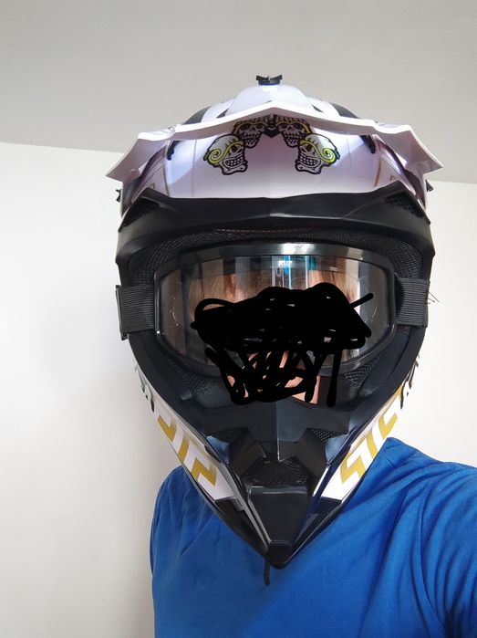Vând cască pentru enduro/cross