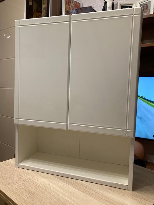 Шкаф подвесной с двумя дверцами для ванной комнаты, белый.