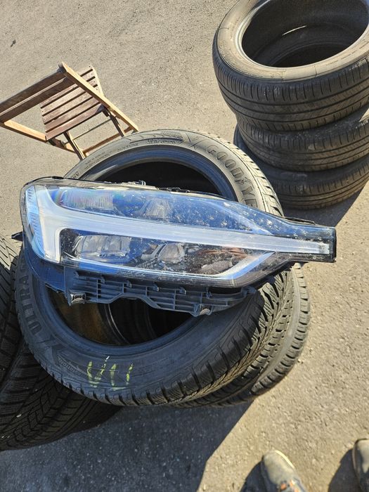 Фар за Волво xc60