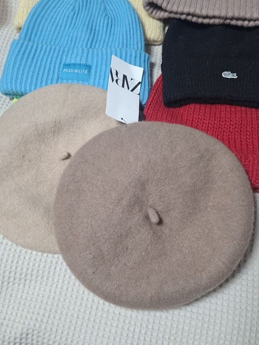 Шапки стилни,заедно 50лв