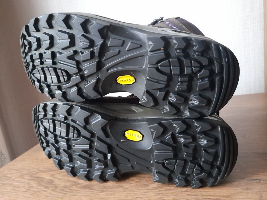 LOWA RENEGADE gore tex обувки 38 номер.