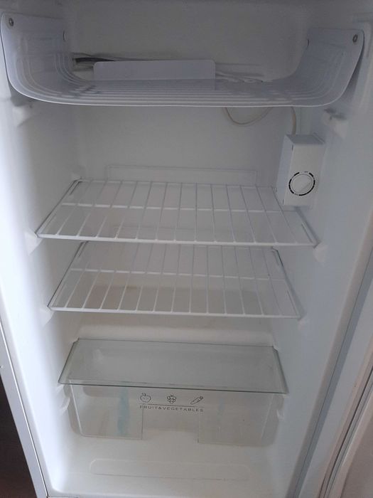 Малък хладилник arielli