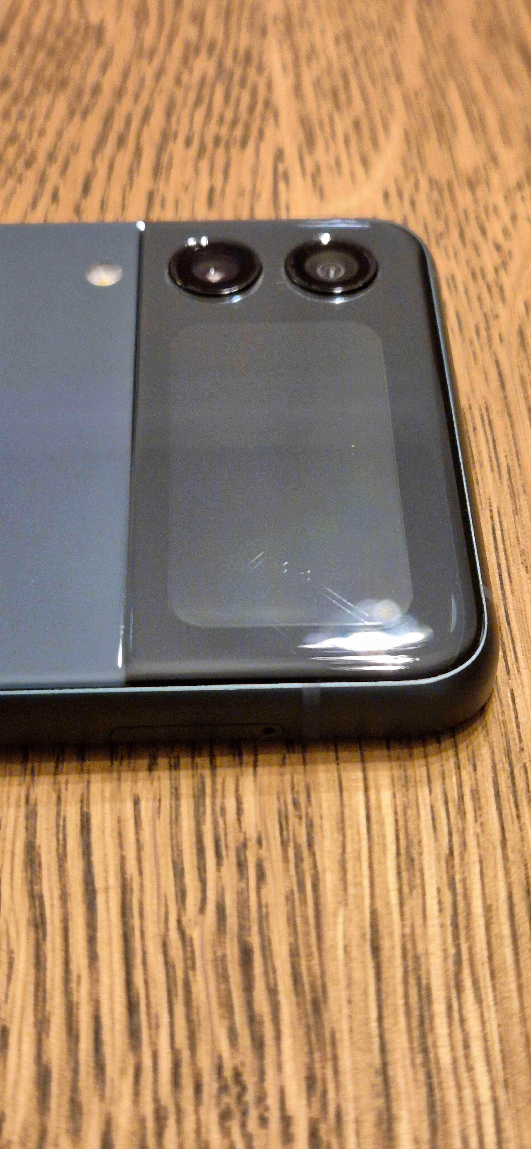 Телефон Galaxy Z Flip3 265GB Green