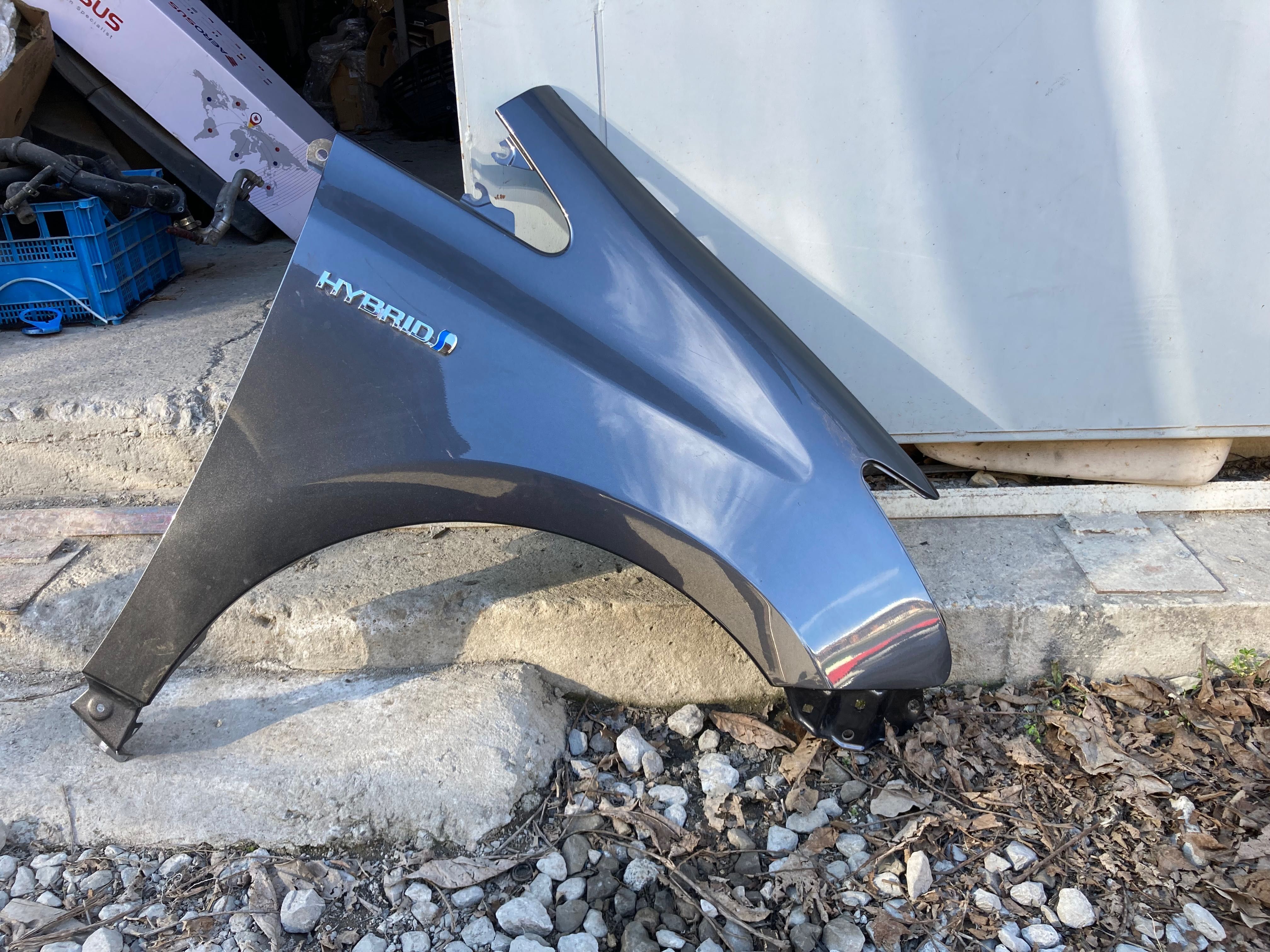 Оригинален десен калник за Toyota Prius Plus. Приус плюс. 12-20.