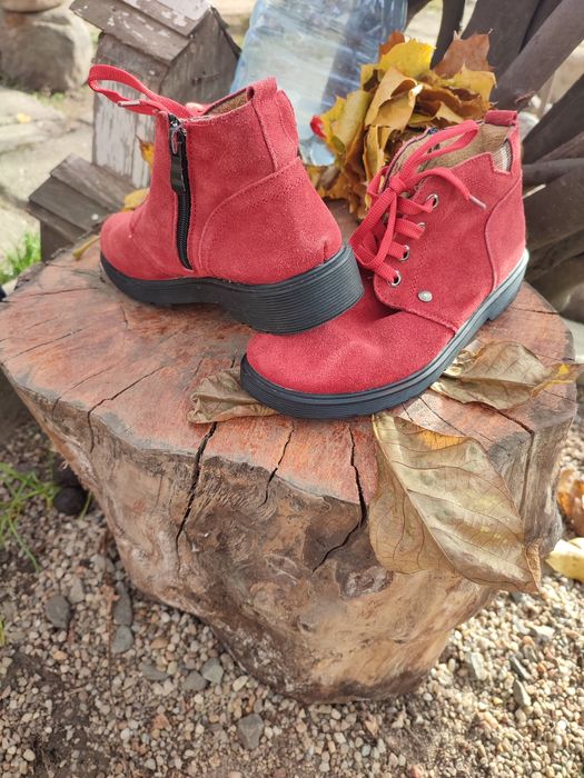 Vând Ghete de toamna