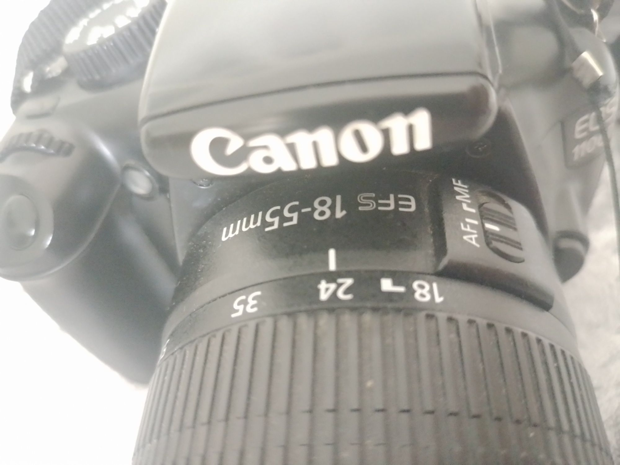 Canon 1100D + 18-55mm обектив