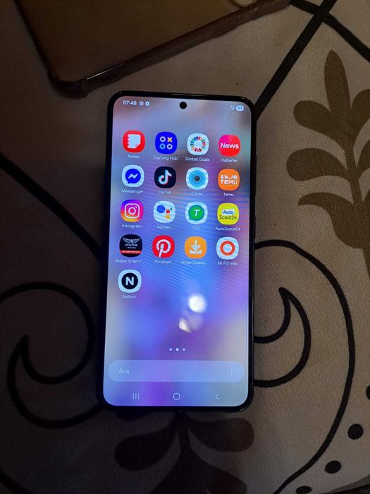 Samsung Galaxy S23 – 128GB, Черен– Буксата за зареждане е за смяна