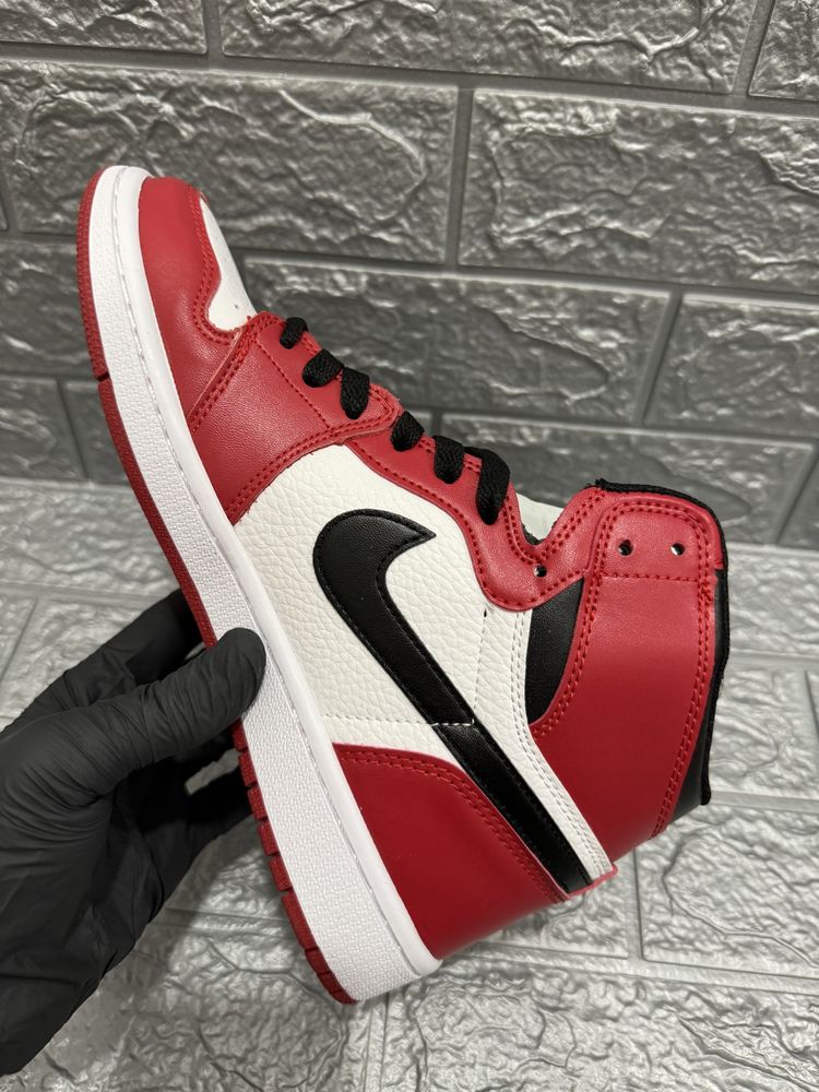 Nike Air Jordan 1 Chicago