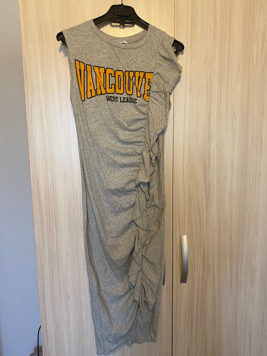 Продавам няколко рокли