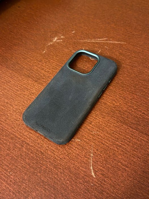 Husa Alcanside Originala din Alcantara cu MagSafe – iPhone 15 Pro