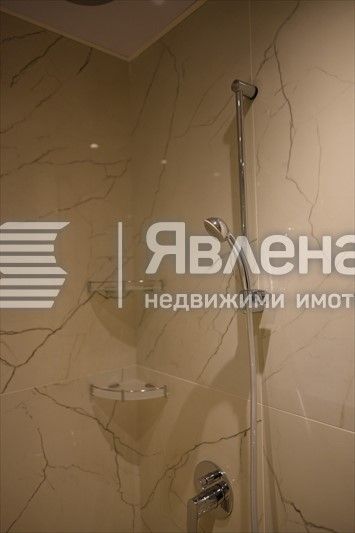 Луксозен тристаен апартамент