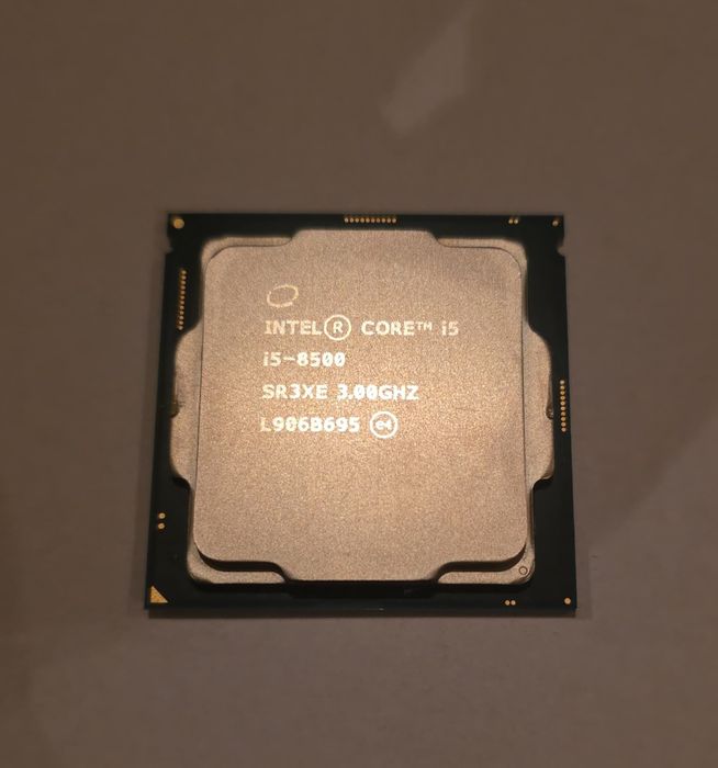 Procesor Intel i5 8500 6 Core Socket 1151 v2 + Cooler + Pasta - UHD