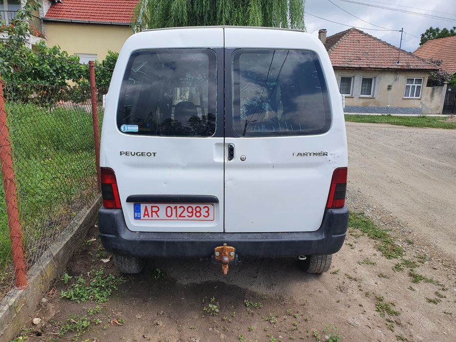 Dezmembrez Peugeot partner 2.0 hdi 90 cp cod RHY