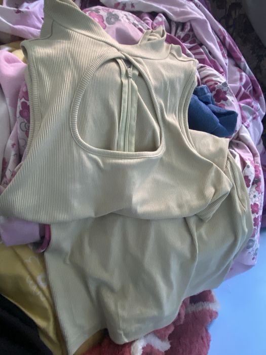 Rochie frumoasa ,culoare provocatoare